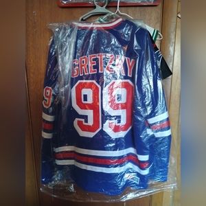 new #99 Wayne Gretzky classic size XL. check new jersey @boooricua(CCM-VINTAGE)